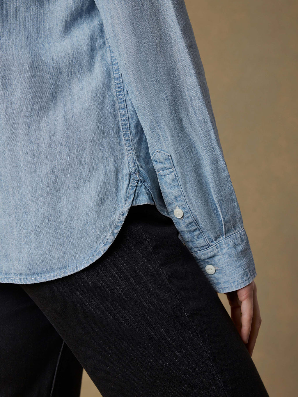 | Tried & True Chambray Classic Shirt - Mid Wash | Faherty Brand