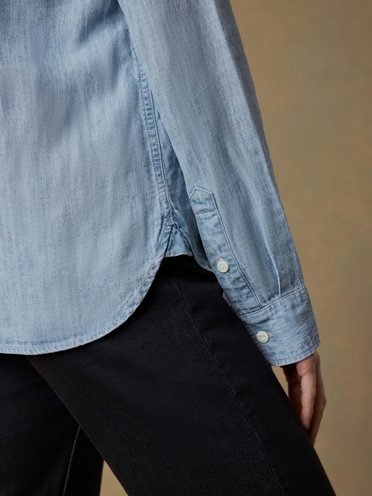 | Tried & True Chambray Classic Shirt - Mid Wash | Faherty Brand